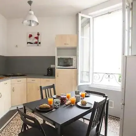 Dans Le Centre De Dan 3eme Etage * Biarritz