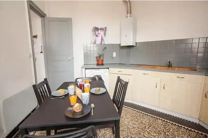 Dans Le Centre De Dan 3eme Etage *